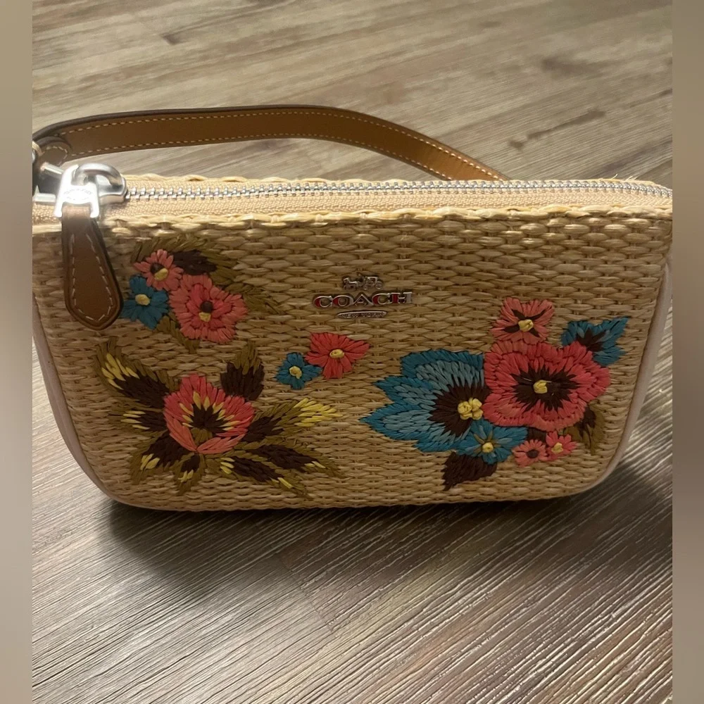 New Coach Nolita 19 with Floral Embroidery in Straw & Smooth Leather - Picture 5 of 10